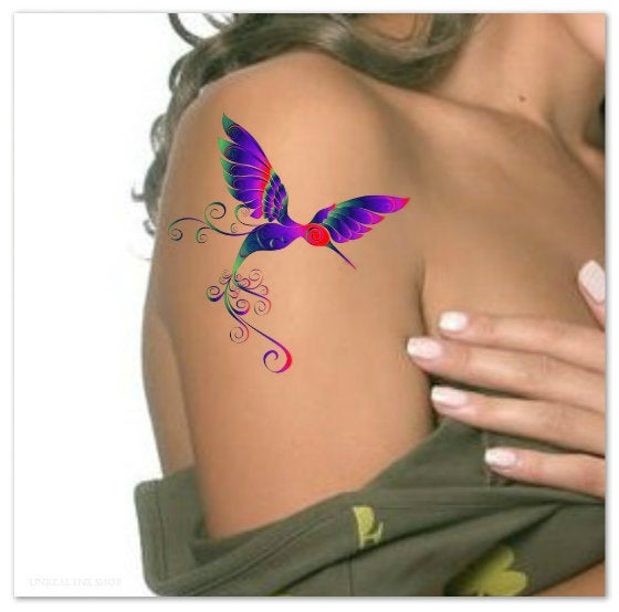 τατουαζ για ταυρους με πουλι κολιμπρι